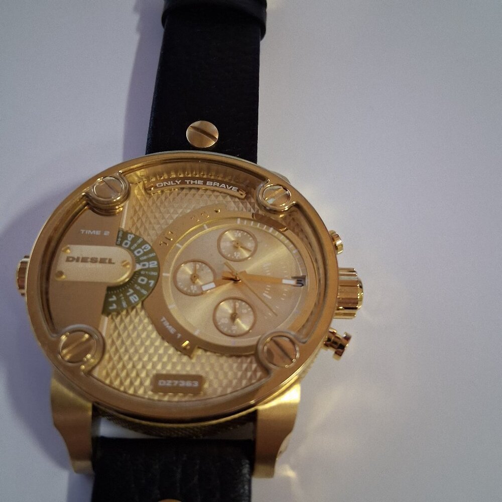 Diesel Champagne Dial Black Leather Men's Watch – Model DZ7363